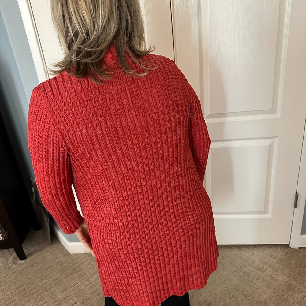 Lightweight sweater